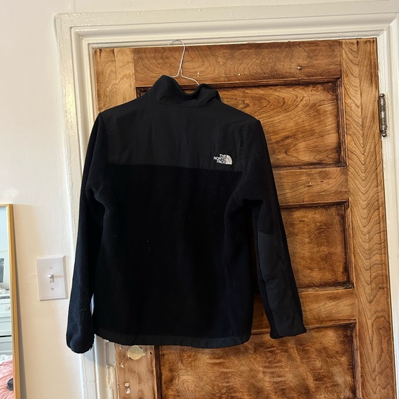 North face jacket size medium - Picture 2 of 3